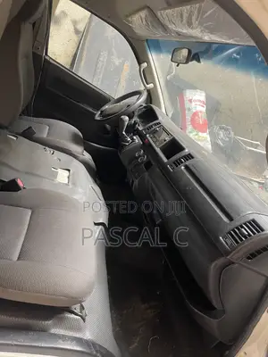 Toyota HiAce 2018 White