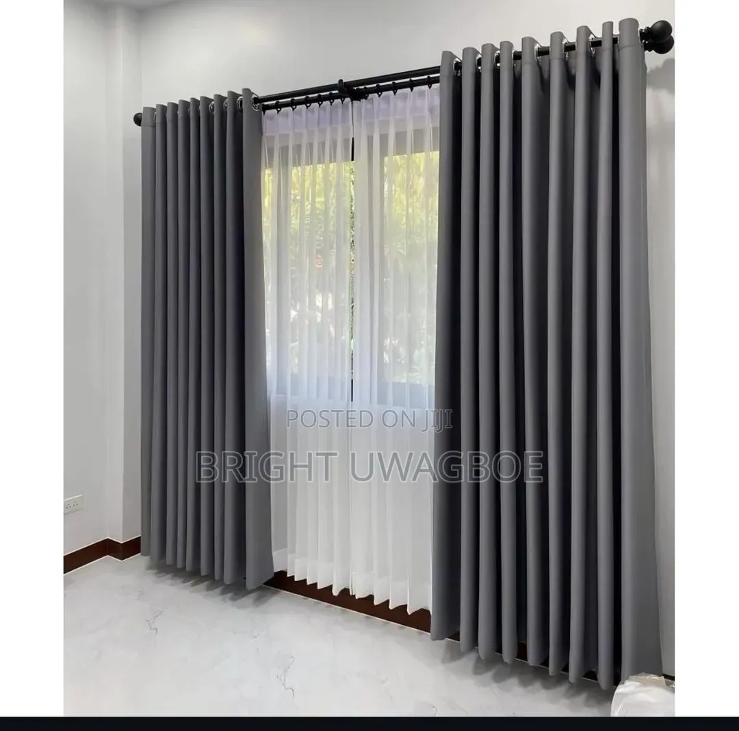 Curtains/Window Blinds
