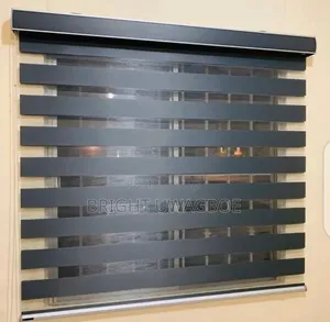 Curtains/Window Blinds