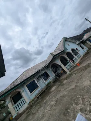 6bdrm Bungalow in Osongama Estate, Uyo for sale