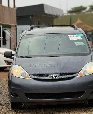 Toyota Sienna 2009 Gray