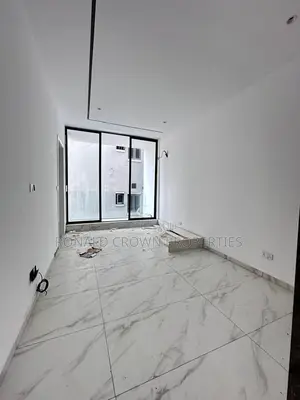 2bdrm Apartment in Lekki Phase 1 for sale