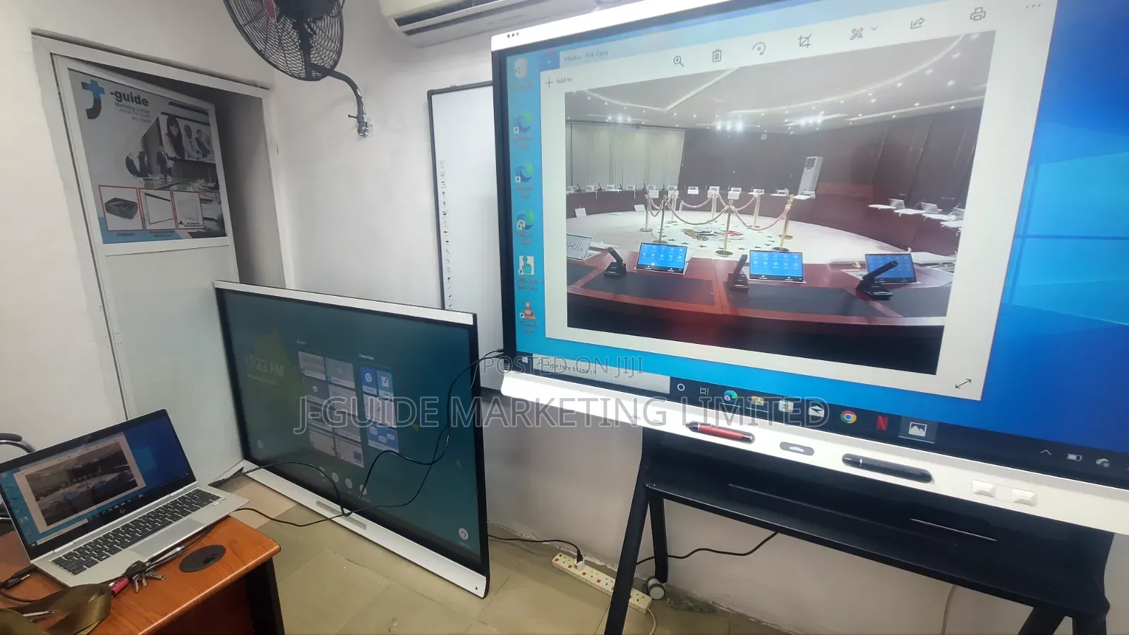 Interactive Smart Board For Classroom Conference Use