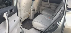 Toyota Highlander SE 2012 Green