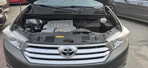Toyota Highlander SE 2012 Green