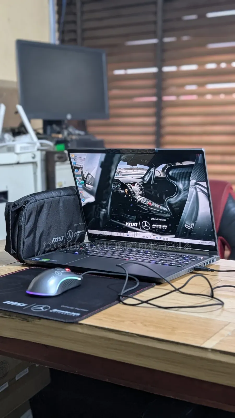 Laptop MSI Stealth 16 Studio A13VG 32GB Intel Core Ultra 9 SSD 2T