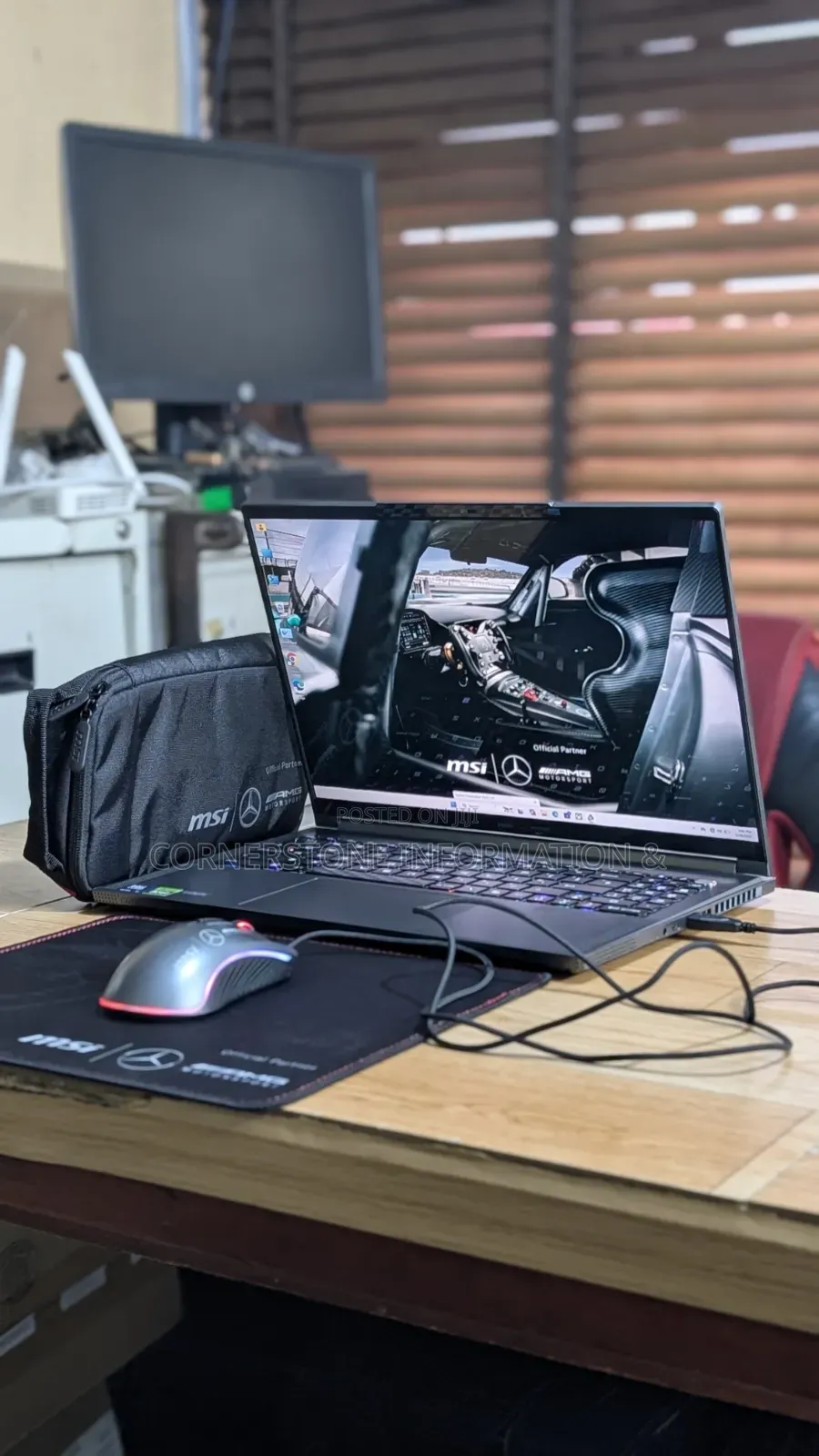 Laptop MSI Stealth 16 Studio A13VG 32GB Intel Core Ultra 9 SSD 2T