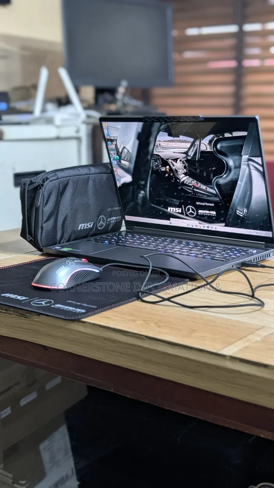 Laptop MSI Stealth 16 Studio A13VG 32GB Intel Core Ultra 9 SSD 2T