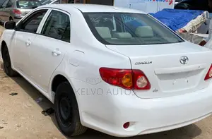 Toyota Corolla 2010 White