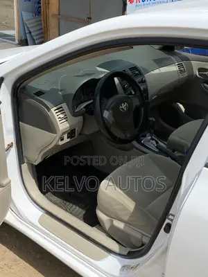 Toyota Corolla 2010 White