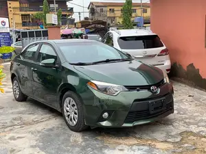 Toyota Corolla LE Plus 4dr Sedan (1.8L 4cyl CVT) 2015 Green