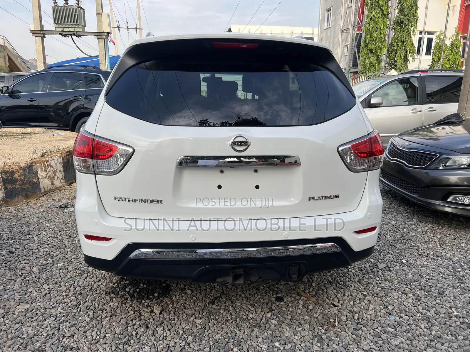 Nissan Pathfinder 2014 White