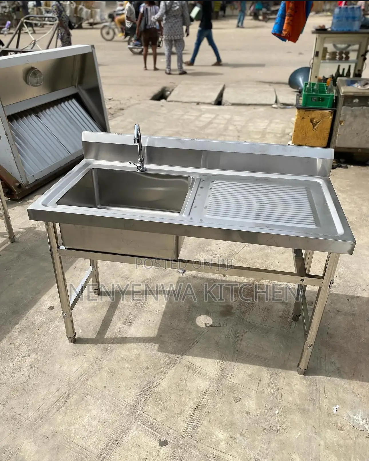 Single Sink With Sides
