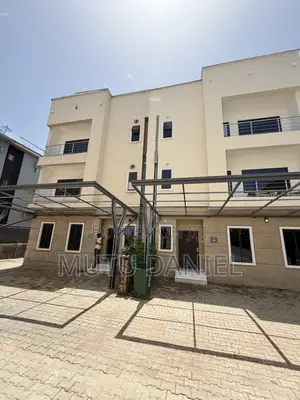 4bdrm Townhouse / Terrace in Wuye for rent