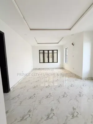 Furnished 4bdrm Duplex in Mende-Maryland for sale
