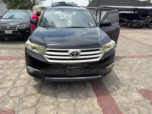 Toyota Highlander LE Plus 4dr SUV AWD (3.5L 6cyl 6A) 2014 Black