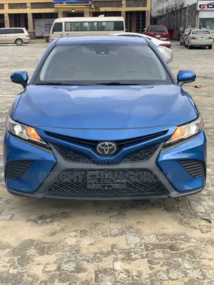 Toyota Camry SE FWD 2020 Blue