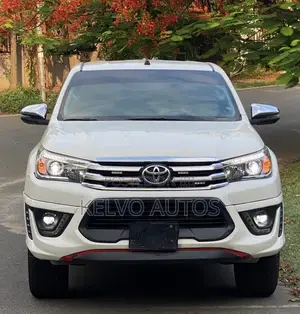 Toyota Hilux 2018 White
