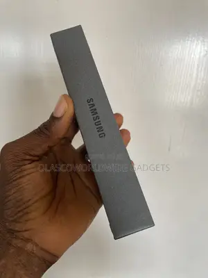 New Samsung Galaxy s26 256 GB