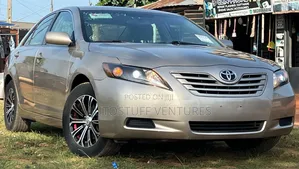 Toyota Camry LE 4dr Sedan (2.4L 4cyl 5A) 2009 Gold