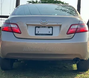 Toyota Camry LE 4dr Sedan (2.4L 4cyl 5A) 2009 Gold
