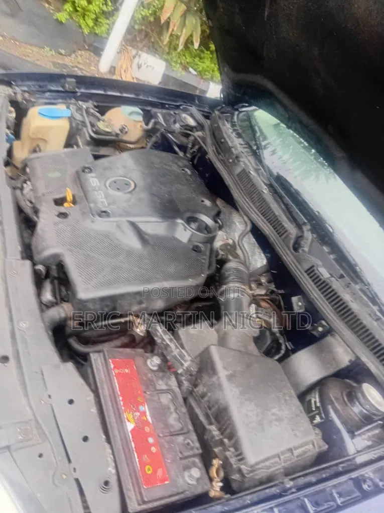 Volkswagen Golf 2000 Blue