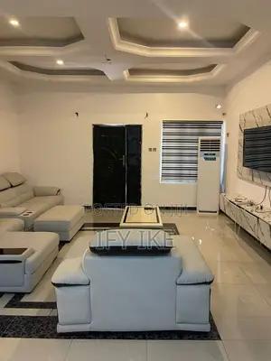 Beautifully Furnished Condo Osapa London