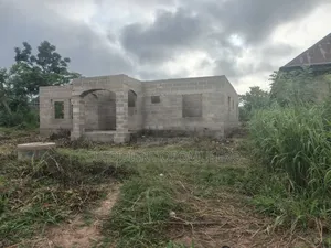 A Plot With Uncomplicated Building for Sale at Alagbaka