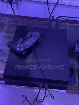 Play Station 4