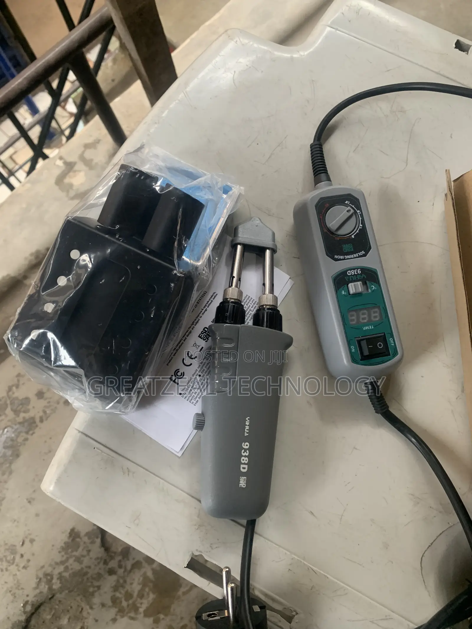Tweezer Soldering Iron