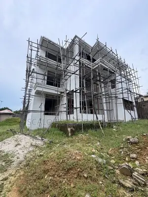6bdrm Duplex in Hill View Estate, for sale