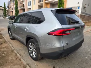 New Toyota Highlander Platinum 2025 Silver