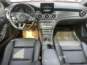 Mercedes-Benz GLA 250 2017 Red
