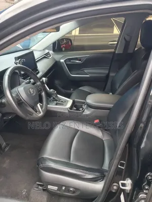 Toyota RAV4 Limited 2021 Black