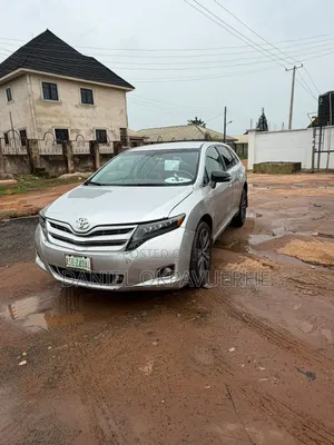 Toyota Venza XLE 2010 Silver