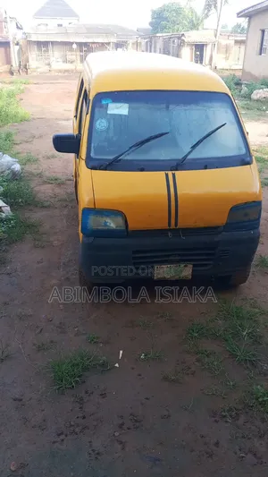 Isuzu GLK5110XSWD1 2013 Yellow