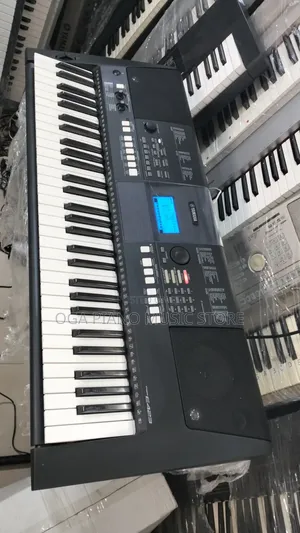 Yamaha PSR E423 Digital Portable Keyboard