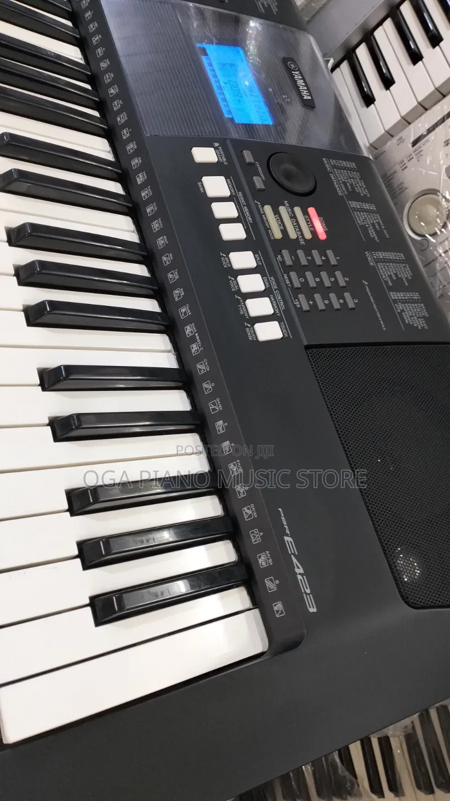 Yamaha PSR E423 Digital Portable Keyboard