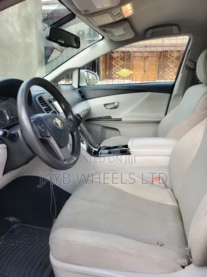Toyota Venza LE 2012 White