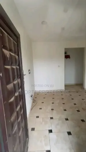 1bdrm Room & Parlour in Okhuoromi, Airport, Benin City for rent