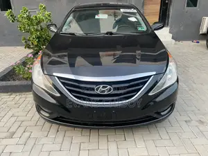 Hyundai Sonata GLS Sedan FWD (2.4L 4cyl 6A) 2012 Black
