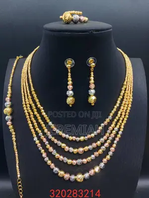 Quality Jewelry Costume Set