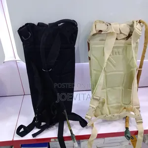 Hydration Camel Water Bag----black And Camo