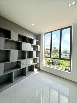 5bdrm Duplex in Parkview Estate for sale