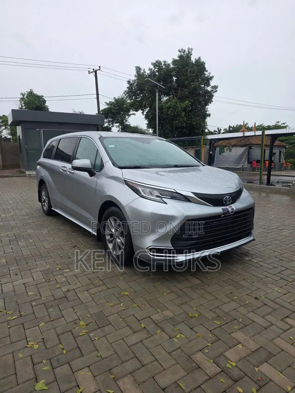Toyota Sienna 2022 Silver