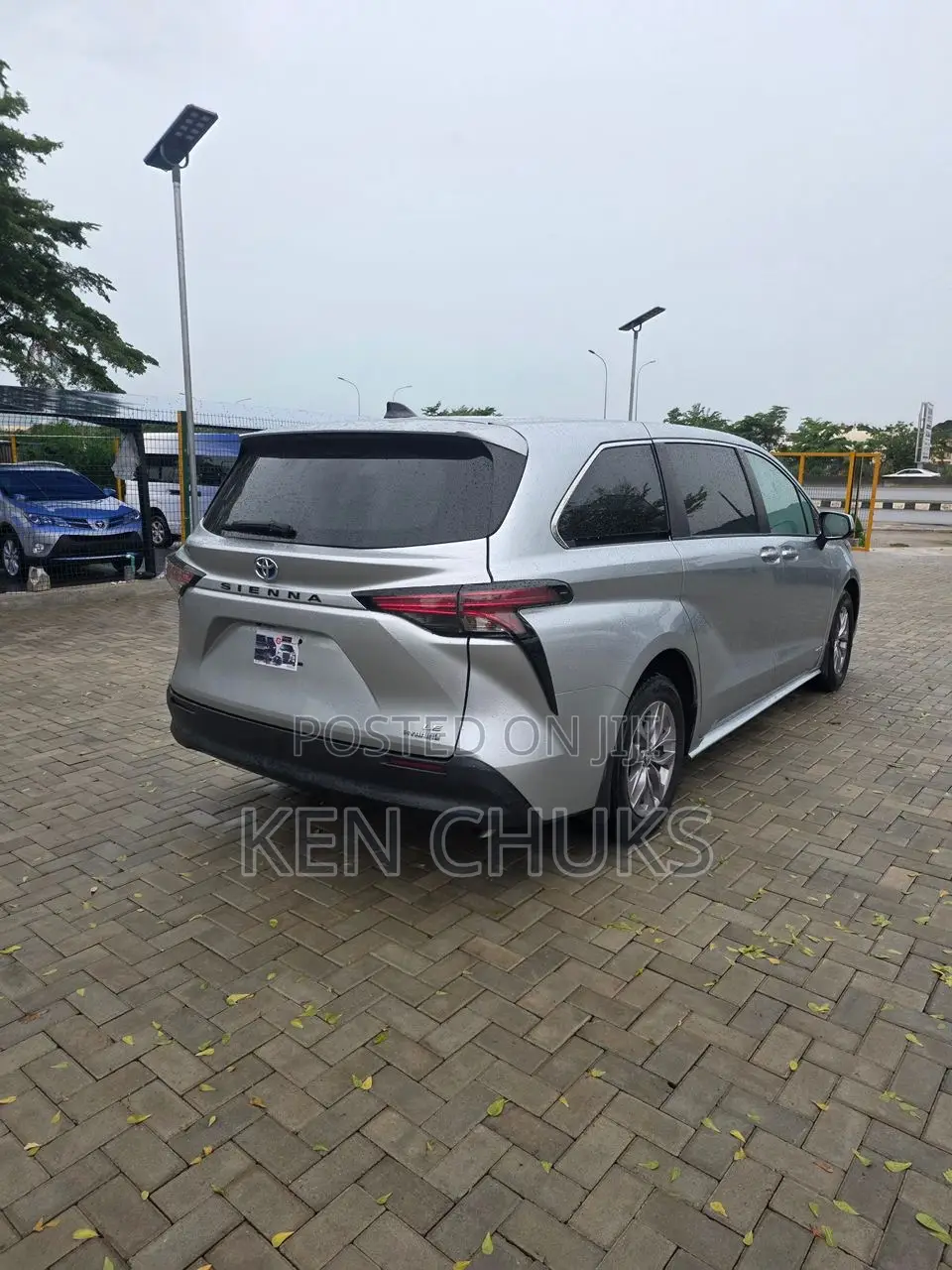 Toyota Sienna 2022 Silver