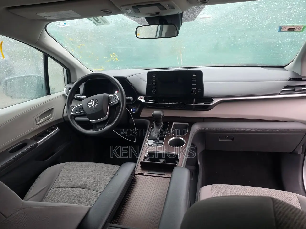 Toyota Sienna 2022 Silver