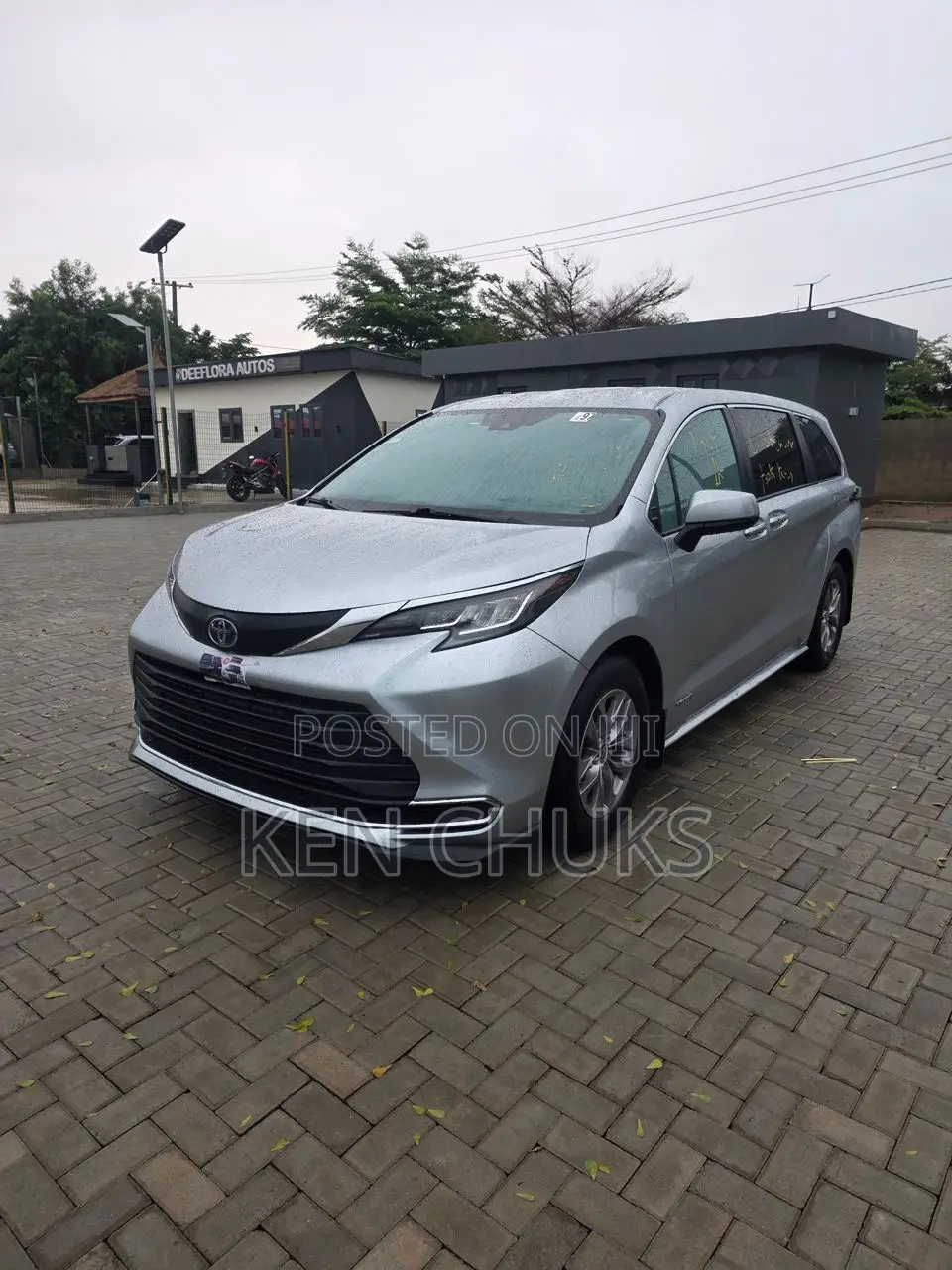 Toyota Sienna 2022 Silver