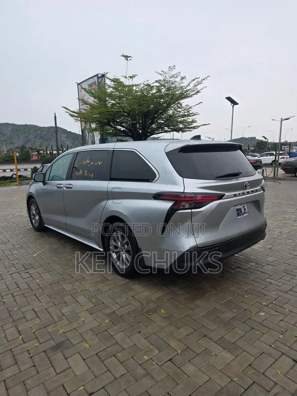Toyota Sienna 2022 Silver