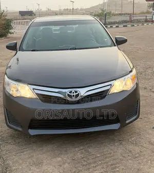Toyota Camry LE 4dr Sedan (2.5L 4cyl 6A) 2012 Gray